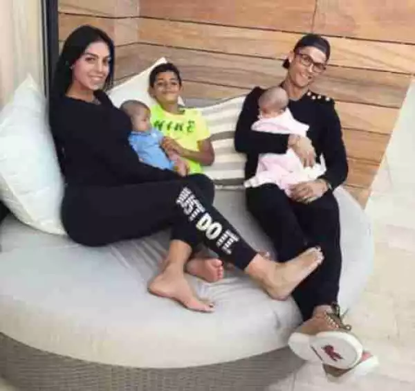 Adorable Photo Of C. Ronaldo Relaxing With Georgina Rodriguez And His Children